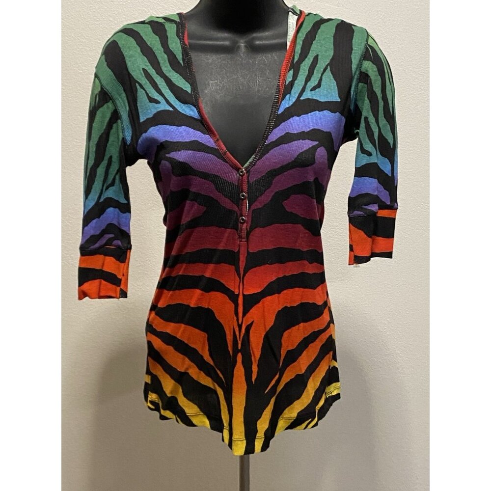 Love Rocks Womens S ( Tag Reads L But is 31” Bust measured) Top Short Sleeve